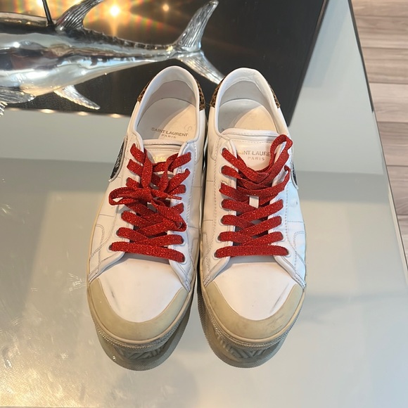 Saint Laurent - Picture 1 of 5
